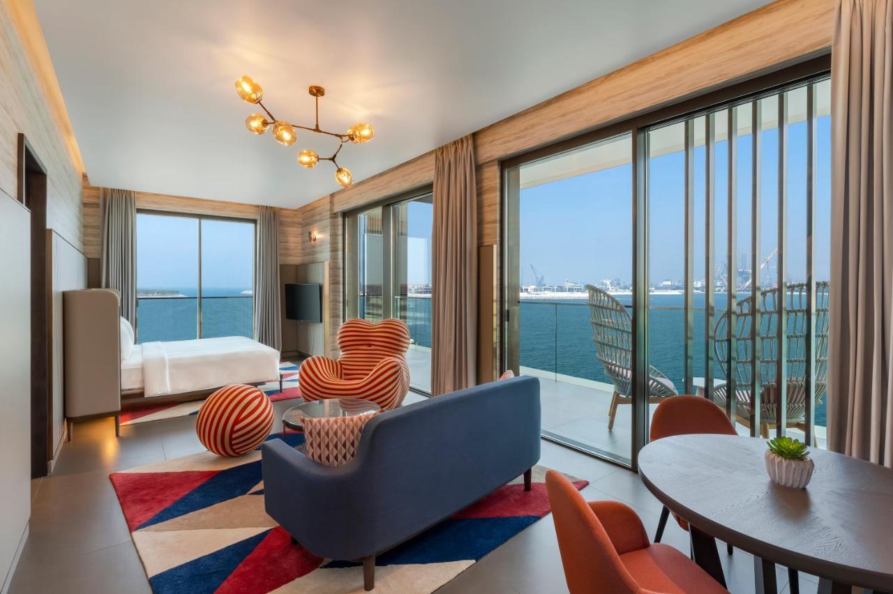 Hyatt Centric Jumeirah Дубай Экстерьер фото A suite at the hotel
