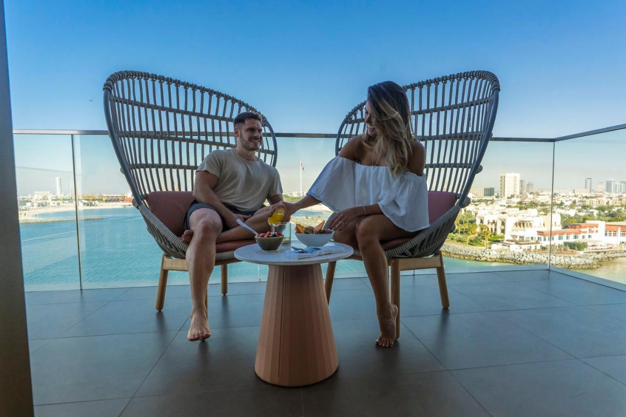 Hyatt Centric Jumeirah Дубай Экстерьер фото View from the balcony of a suite at the Hilton Tel Aviv