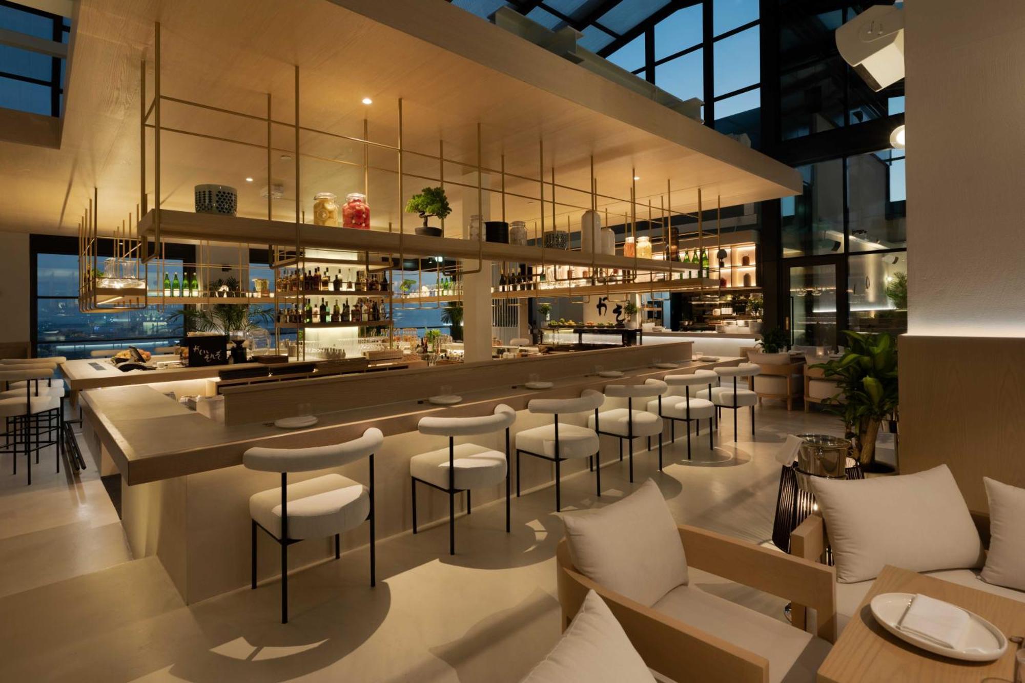 Hyatt Centric Jumeirah Дубай Экстерьер фото The interior of the restaurant