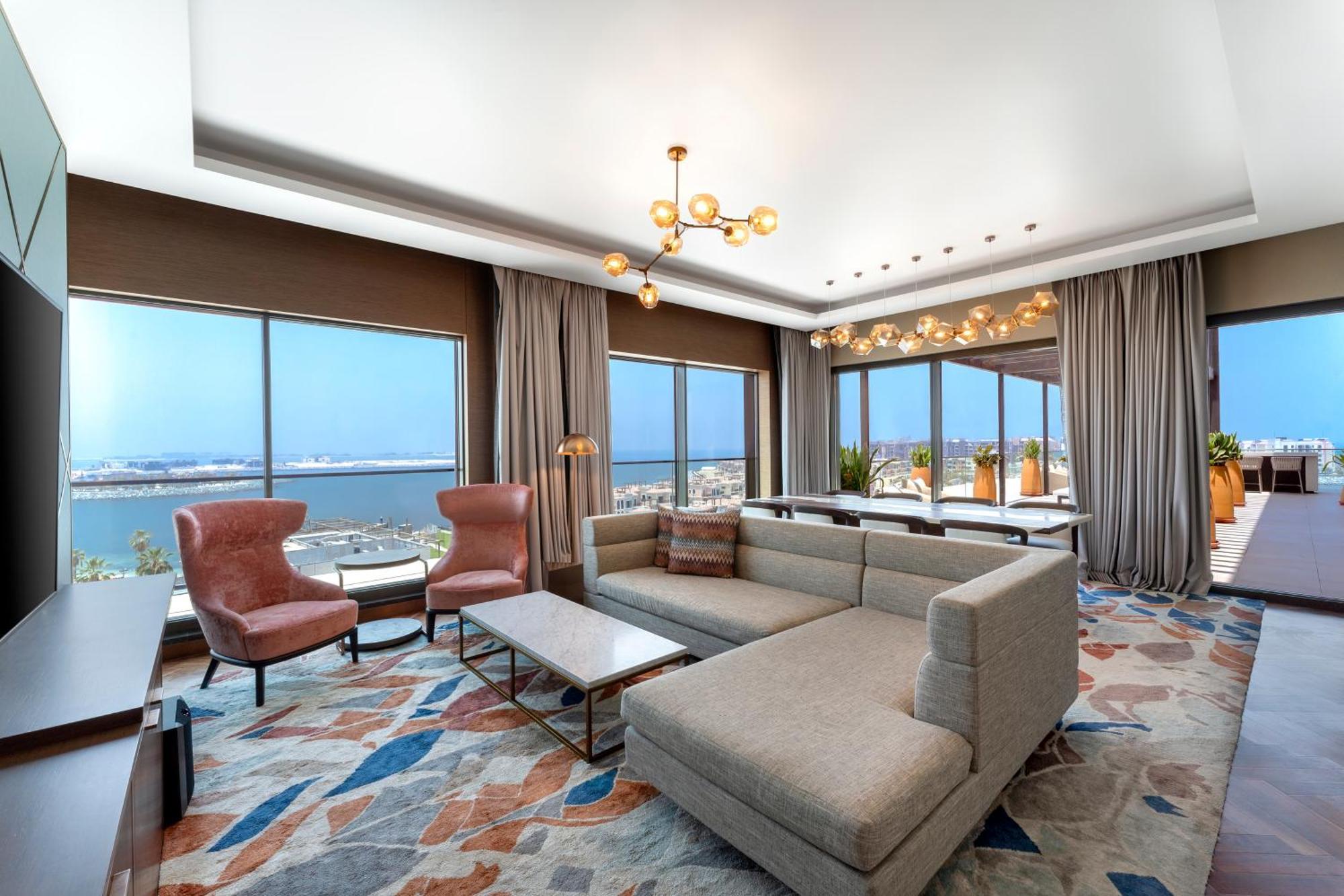 Hyatt Centric Jumeirah Дубай Экстерьер фото The Club at Hilton Alexandria